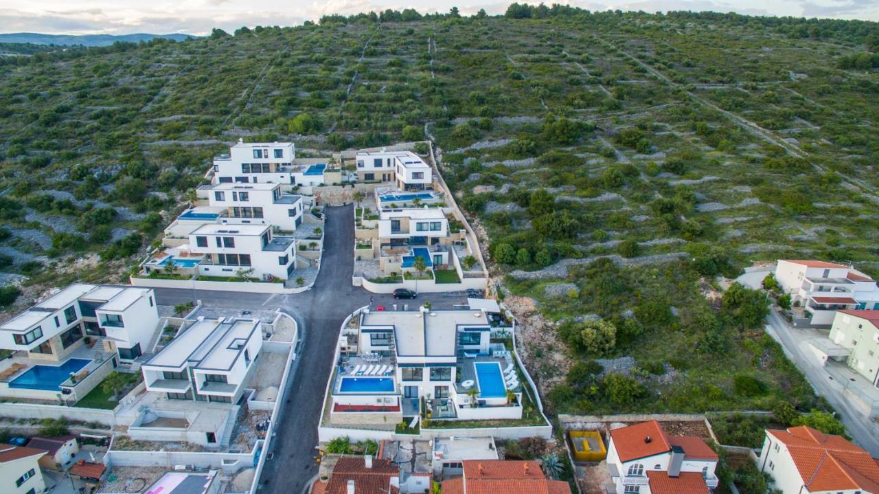 Holiday Home Olive Exclusive - 8 People, Heated Pool, Okrug Gornji, Sea View Trogir Exteriör bild