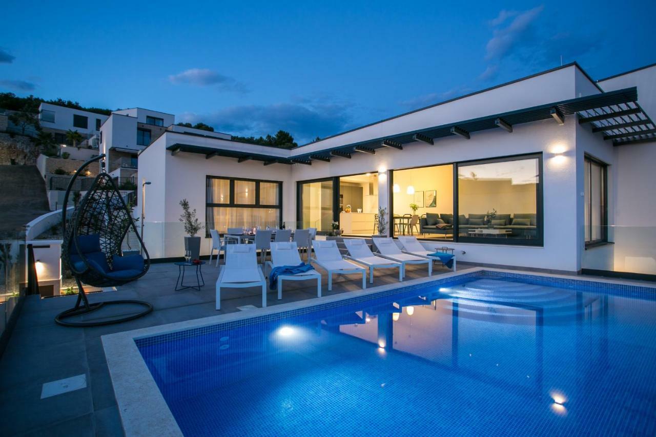 Holiday Home Olive Exclusive - 8 People, Heated Pool, Okrug Gornji, Sea View Trogir Exteriör bild