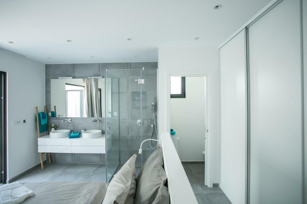 Holiday Home Olive Exclusive - 8 People, Heated Pool, Okrug Gornji, Sea View Trogir Exteriör bild