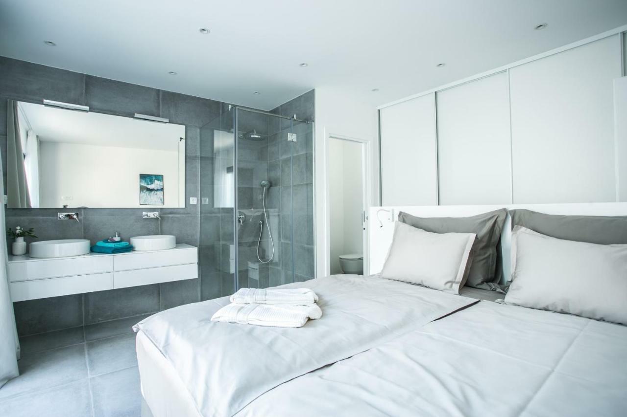 Holiday Home Olive Exclusive - 8 People, Heated Pool, Okrug Gornji, Sea View Trogir Exteriör bild