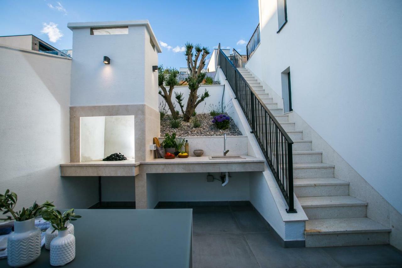 Holiday Home Olive Exclusive - 8 People, Heated Pool, Okrug Gornji, Sea View Trogir Exteriör bild