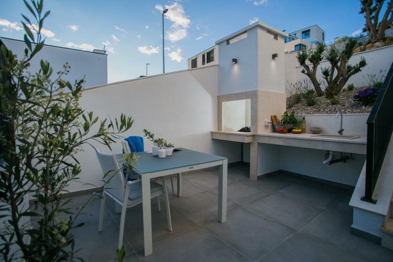 Holiday Home Olive Exclusive - 8 People, Heated Pool, Okrug Gornji, Sea View Trogir Exteriör bild