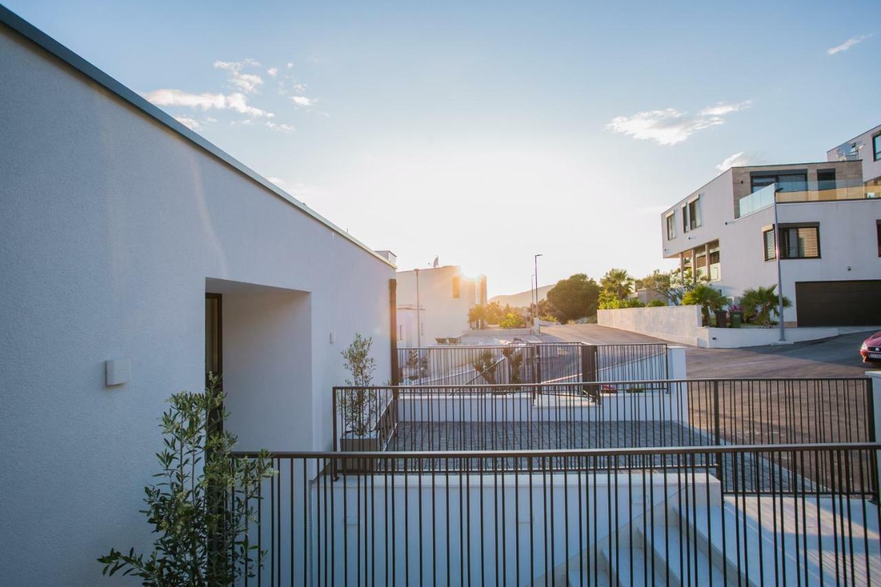 Holiday Home Olive Exclusive - 8 People, Heated Pool, Okrug Gornji, Sea View Trogir Exteriör bild