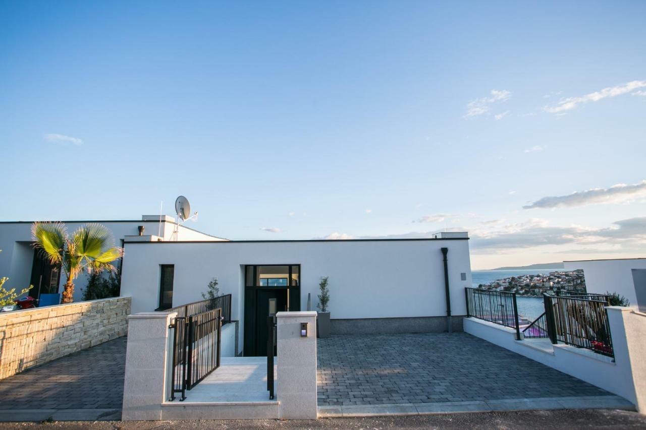 Holiday Home Olive Exclusive - 8 People, Heated Pool, Okrug Gornji, Sea View Trogir Exteriör bild