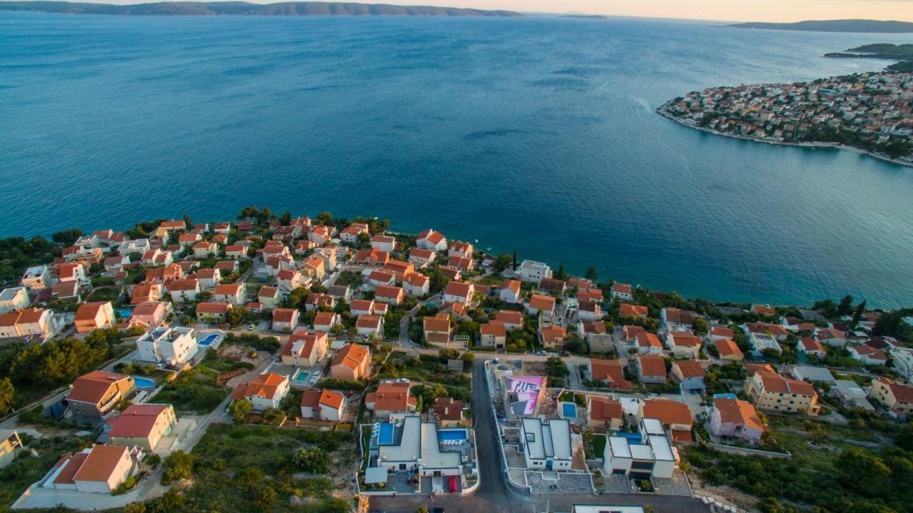 Holiday Home Olive Exclusive - 8 People, Heated Pool, Okrug Gornji, Sea View Trogir Exteriör bild
